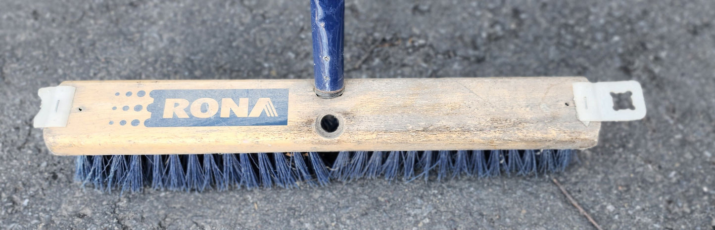 Balai brosse 18''