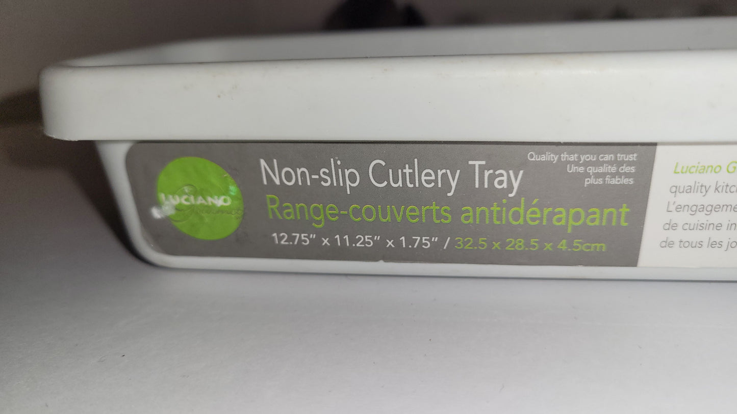 Coutellerie 8 personnes avec rangement en plastique Luciano