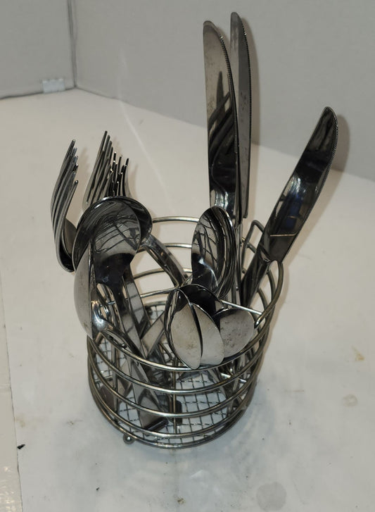 Coutellerie 4 personnes avec rangement en métal