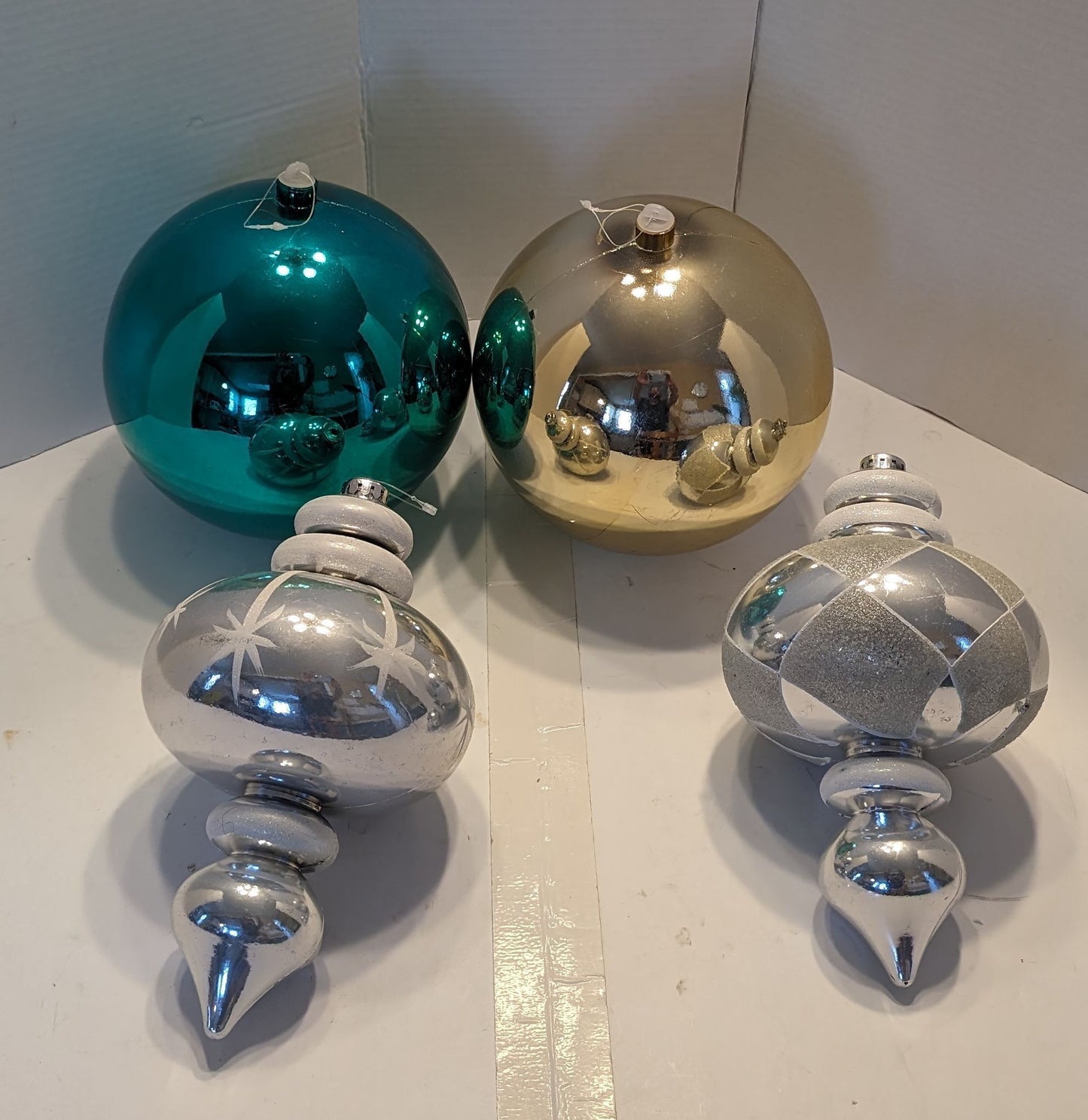 Lot de grosses boules en vitre