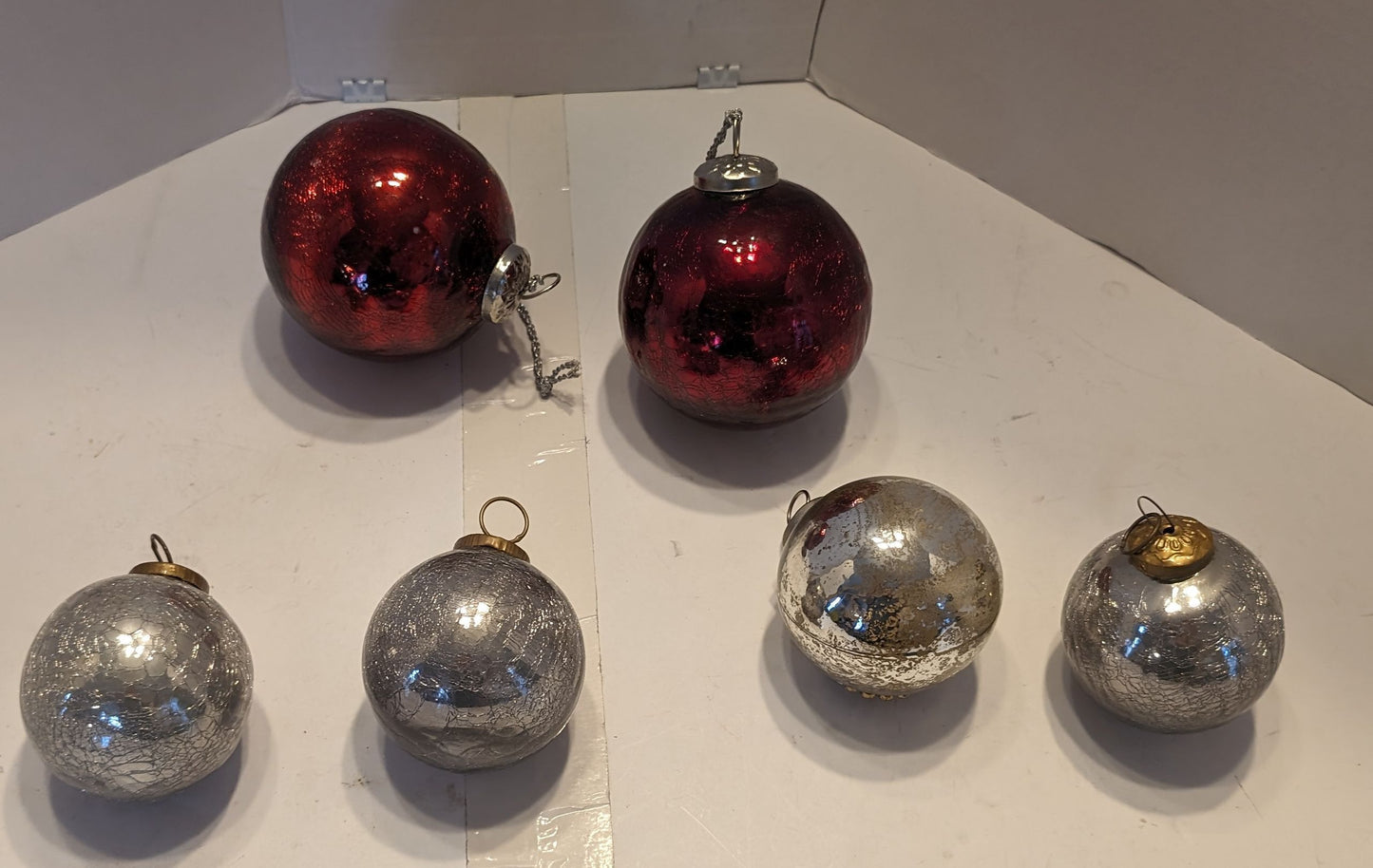 Lot de moyennes boules en vitre