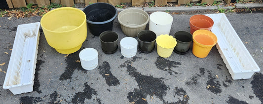 Pots à fleur en plastique
