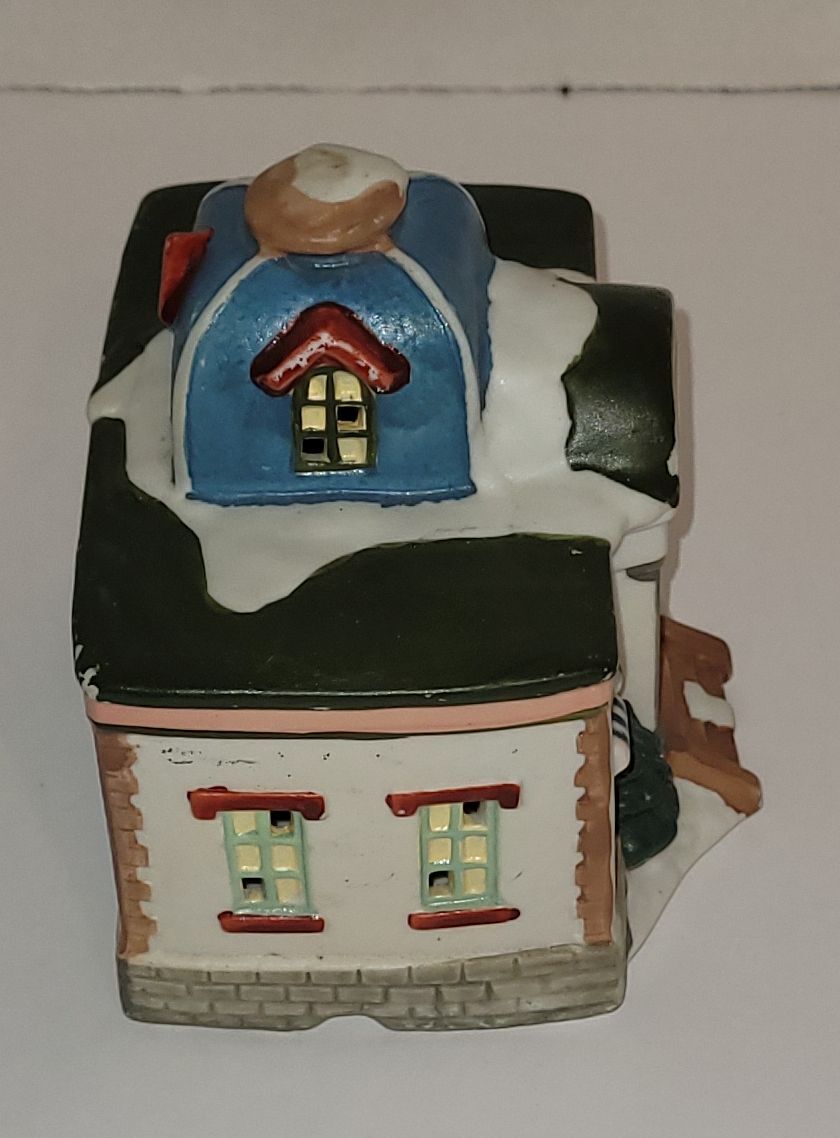 Maison en céramique pour village - Théâtre