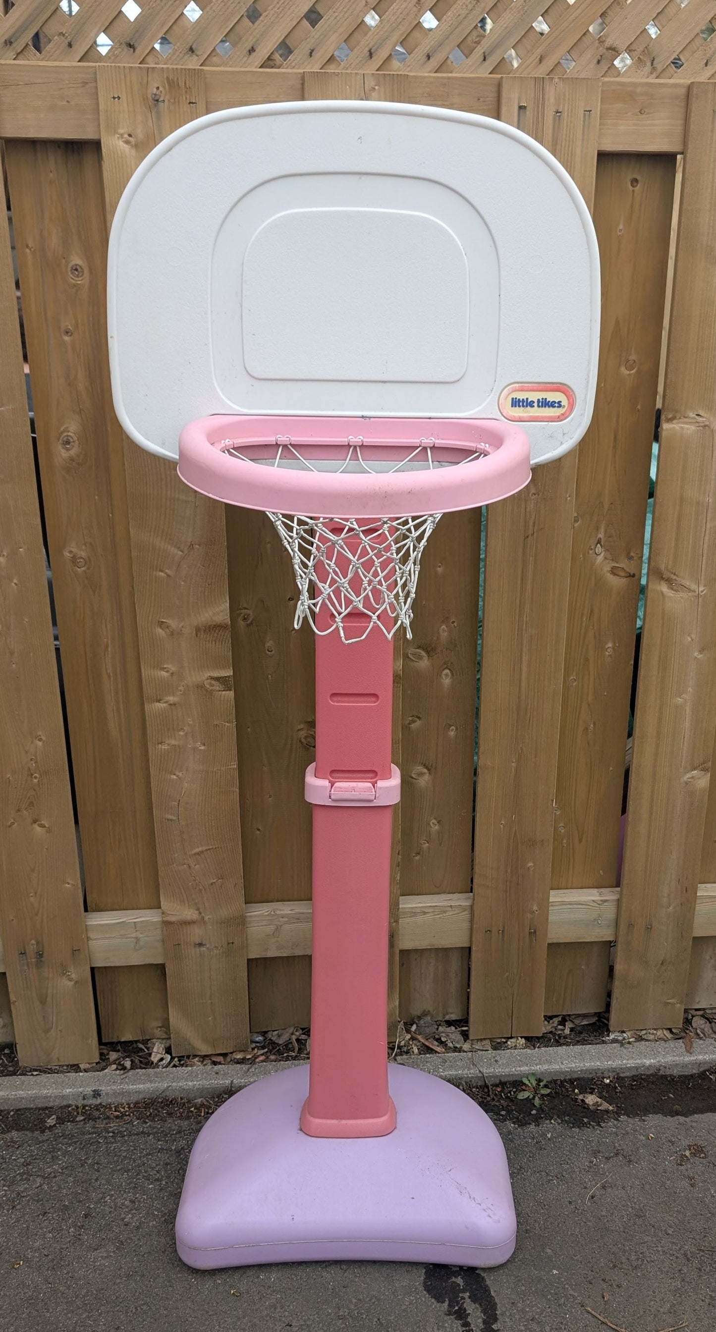 Panier de basketball ajustable Little Tikes