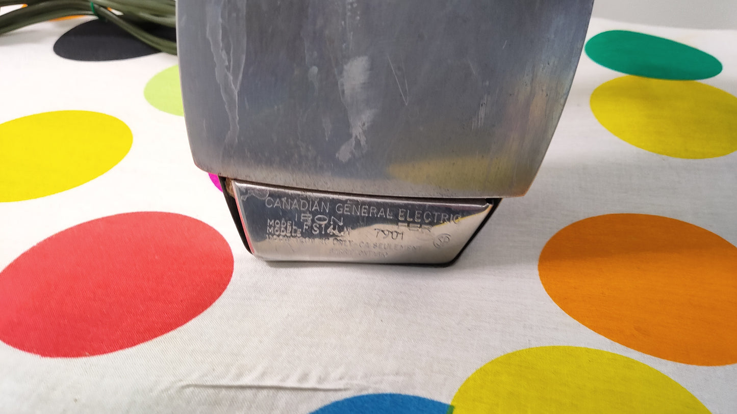 Planche et fer à repasser GE Steam et Dry Iron