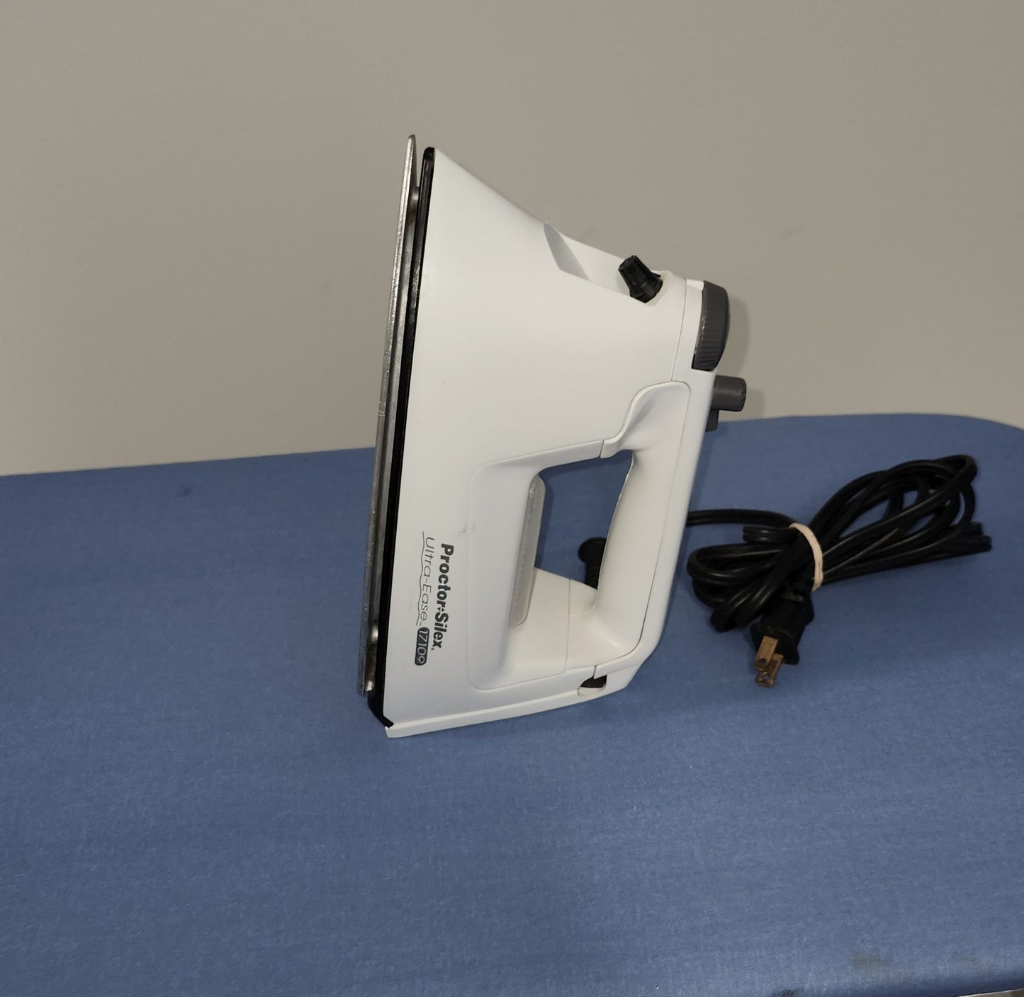 Planche et fer à repasser Proctor Silex Ultra-ease 1000W