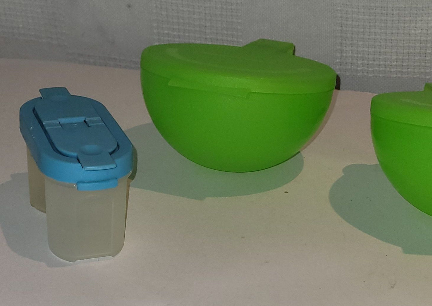 Plats en plastique Tupperware
