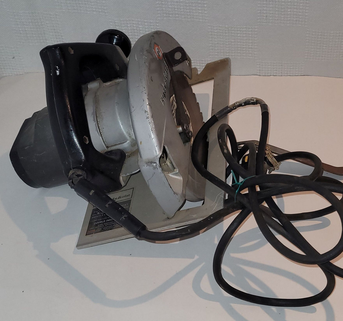 Scie circulaire électrique Black N'Decker