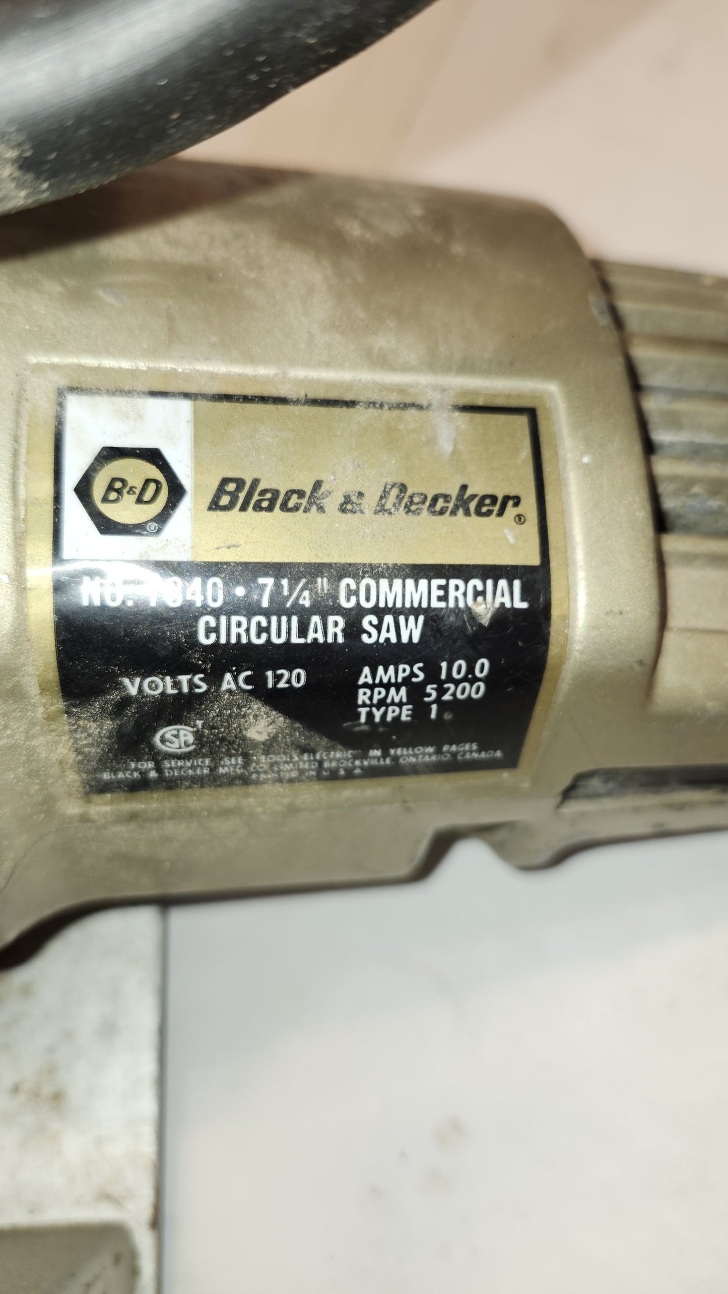 Scie circulaire électrique Black N'Decker