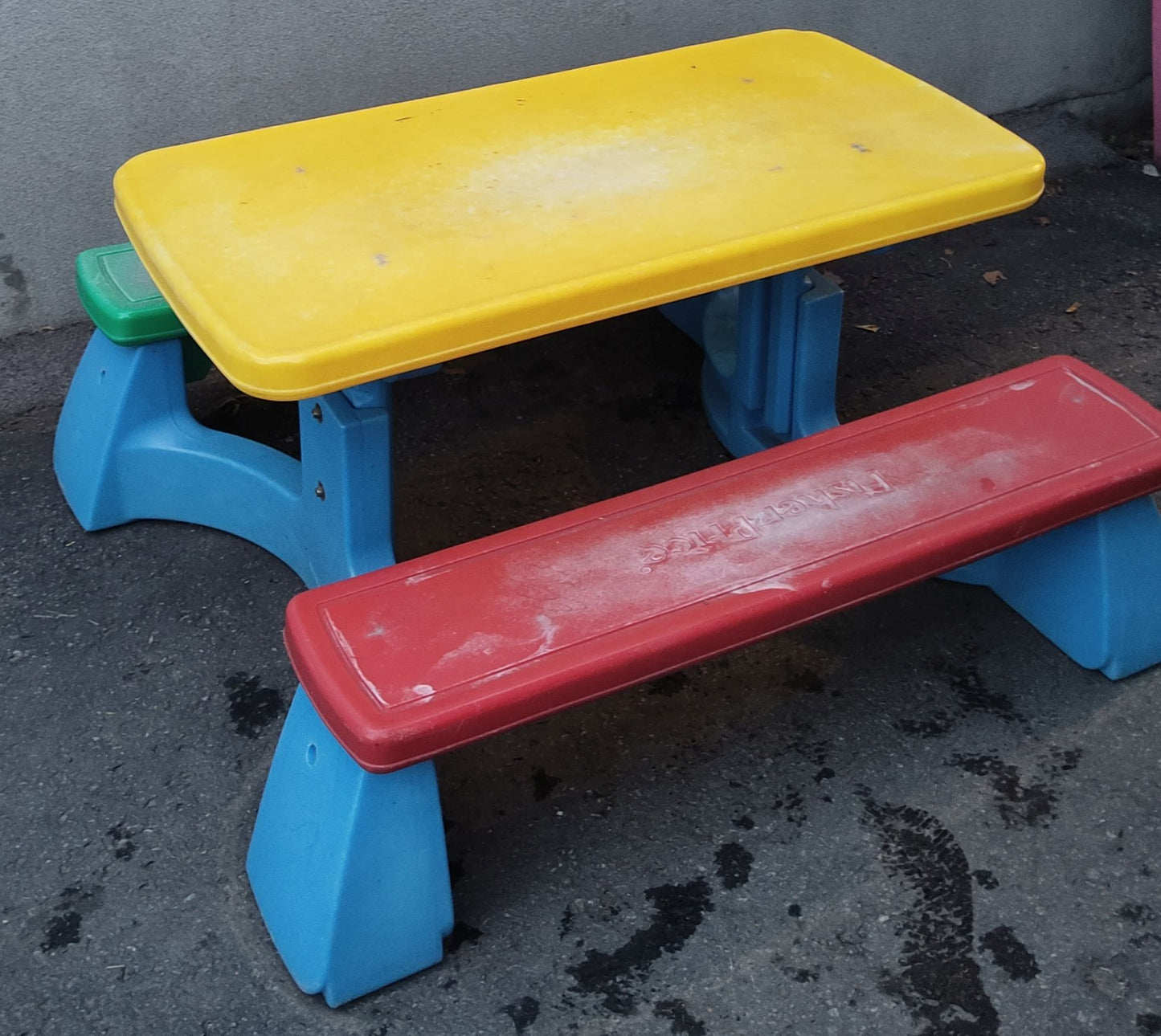 Table à pique-nique 4 enfants Fisher Price non pliable
