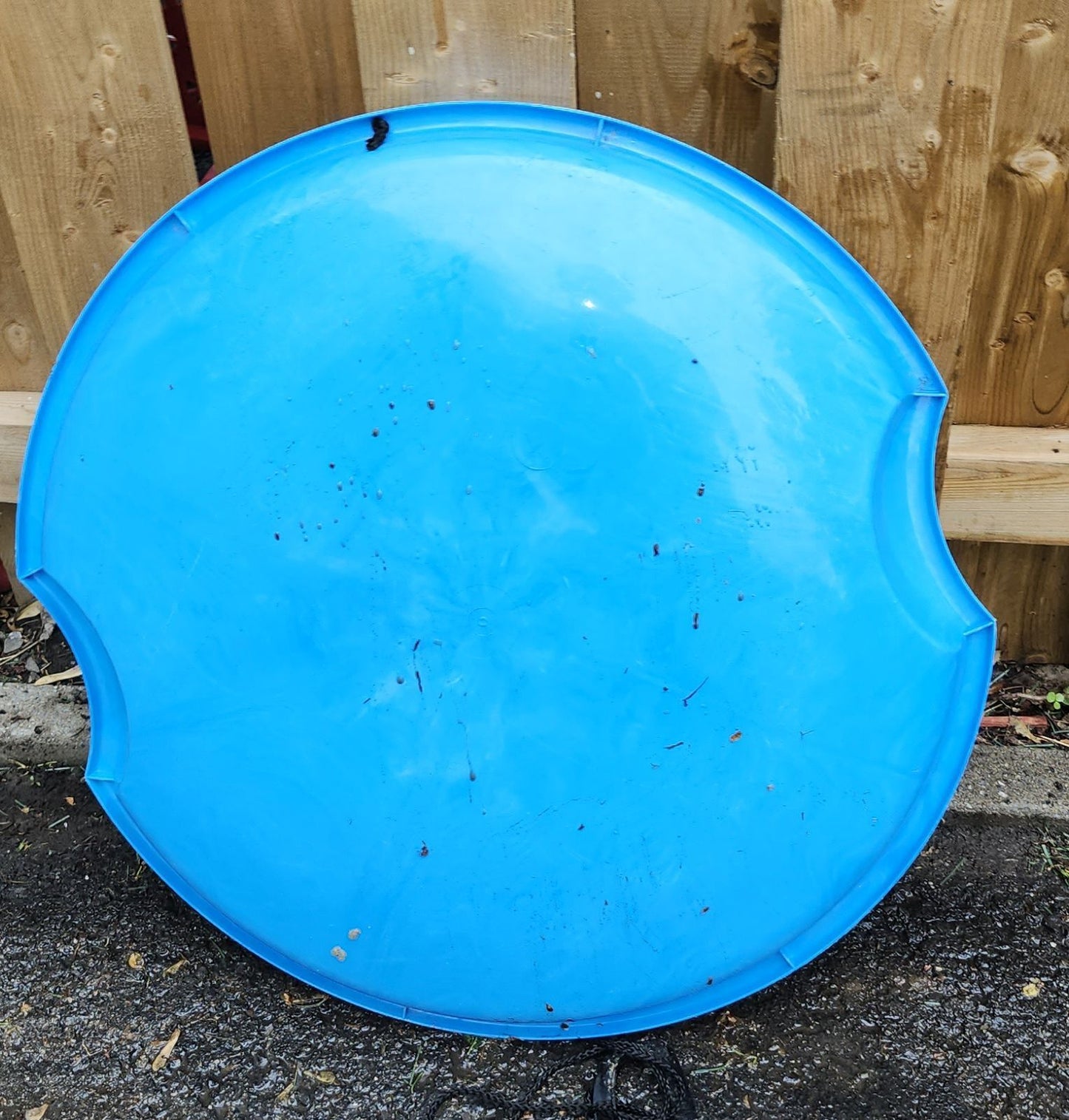 Luge en plastique rond H2O