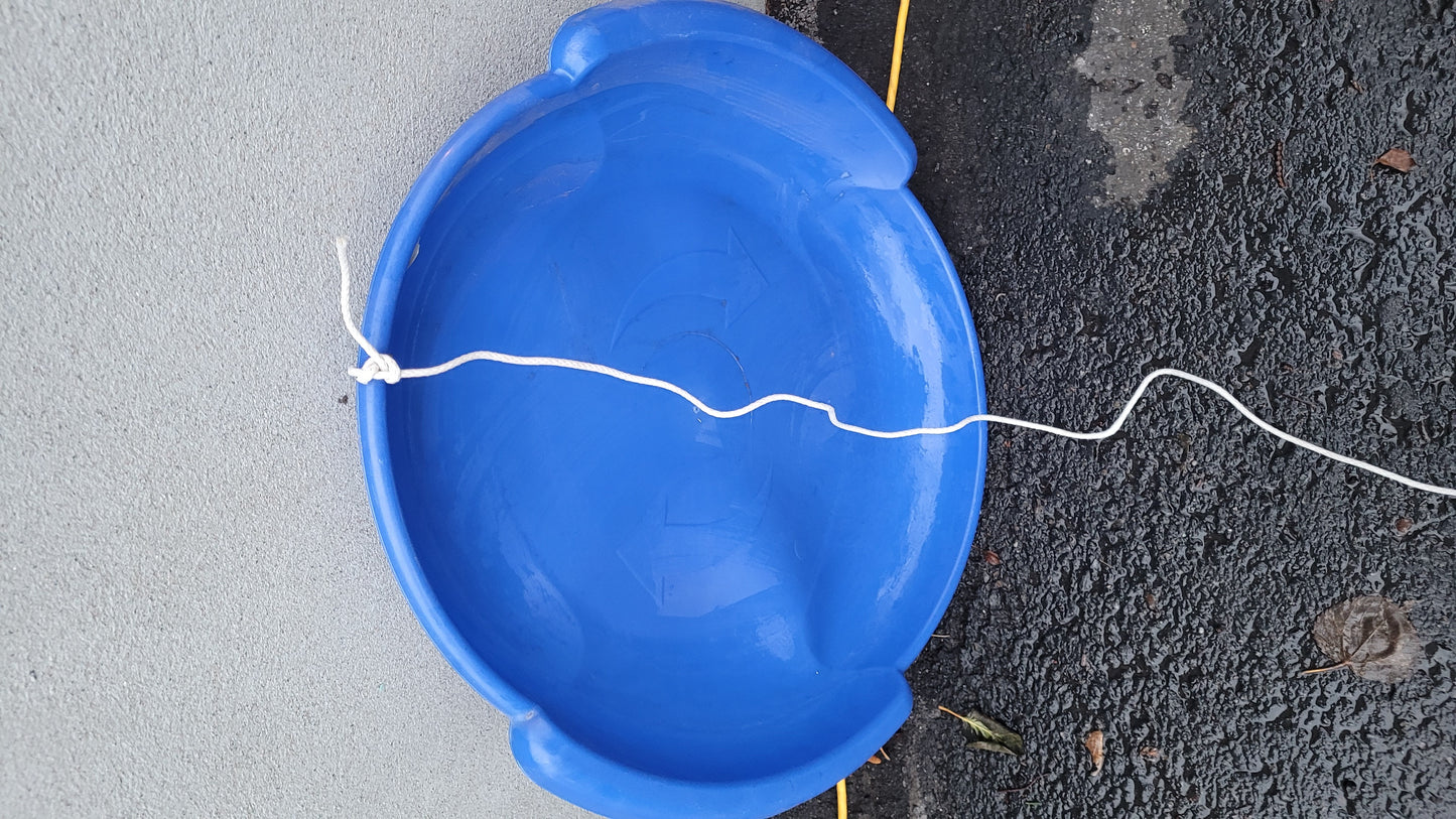 Luge en plastique rond