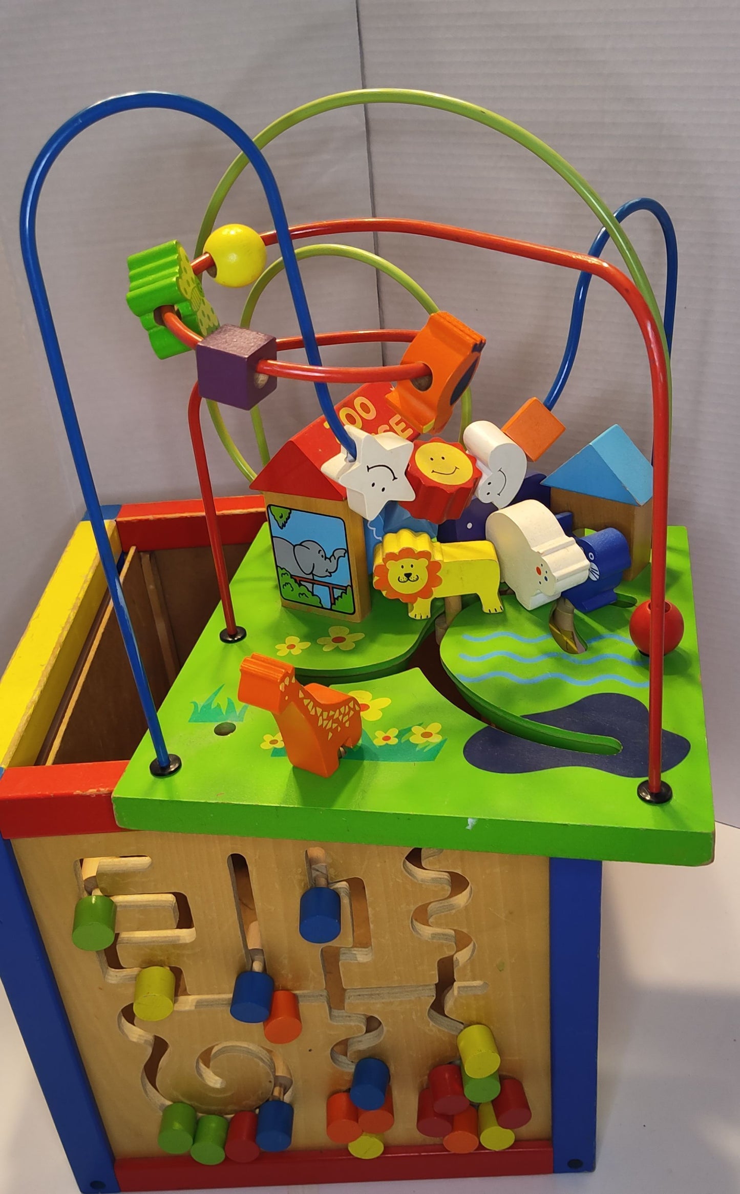 Cube d'activités 5 en 1 en bois