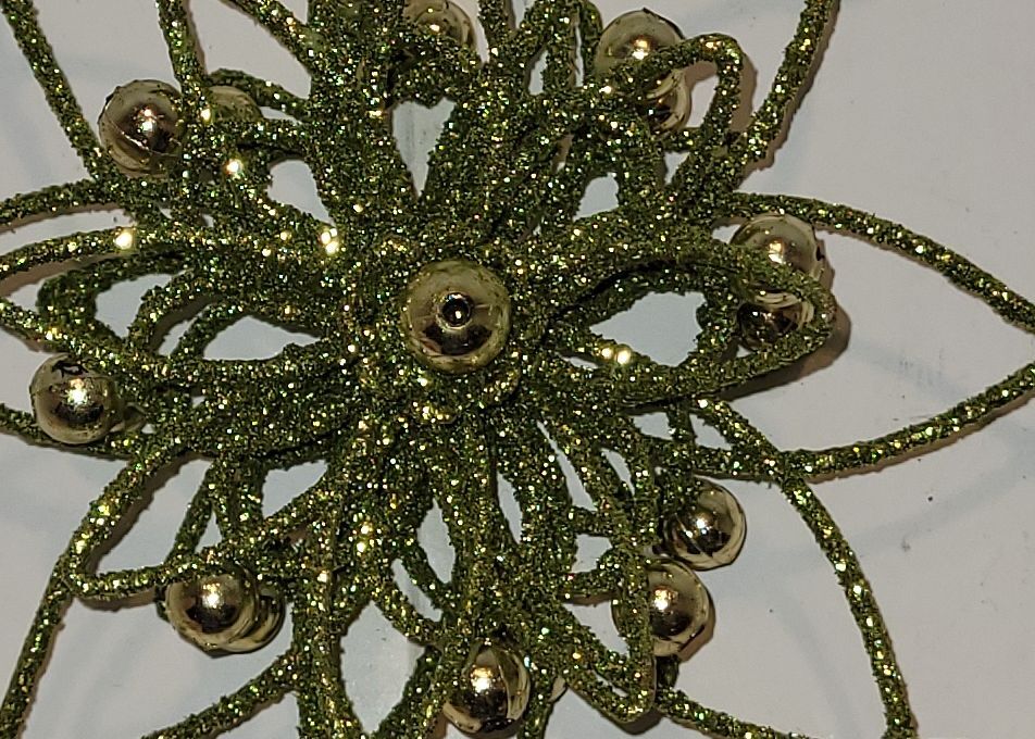 Étoile dorée pour sapin