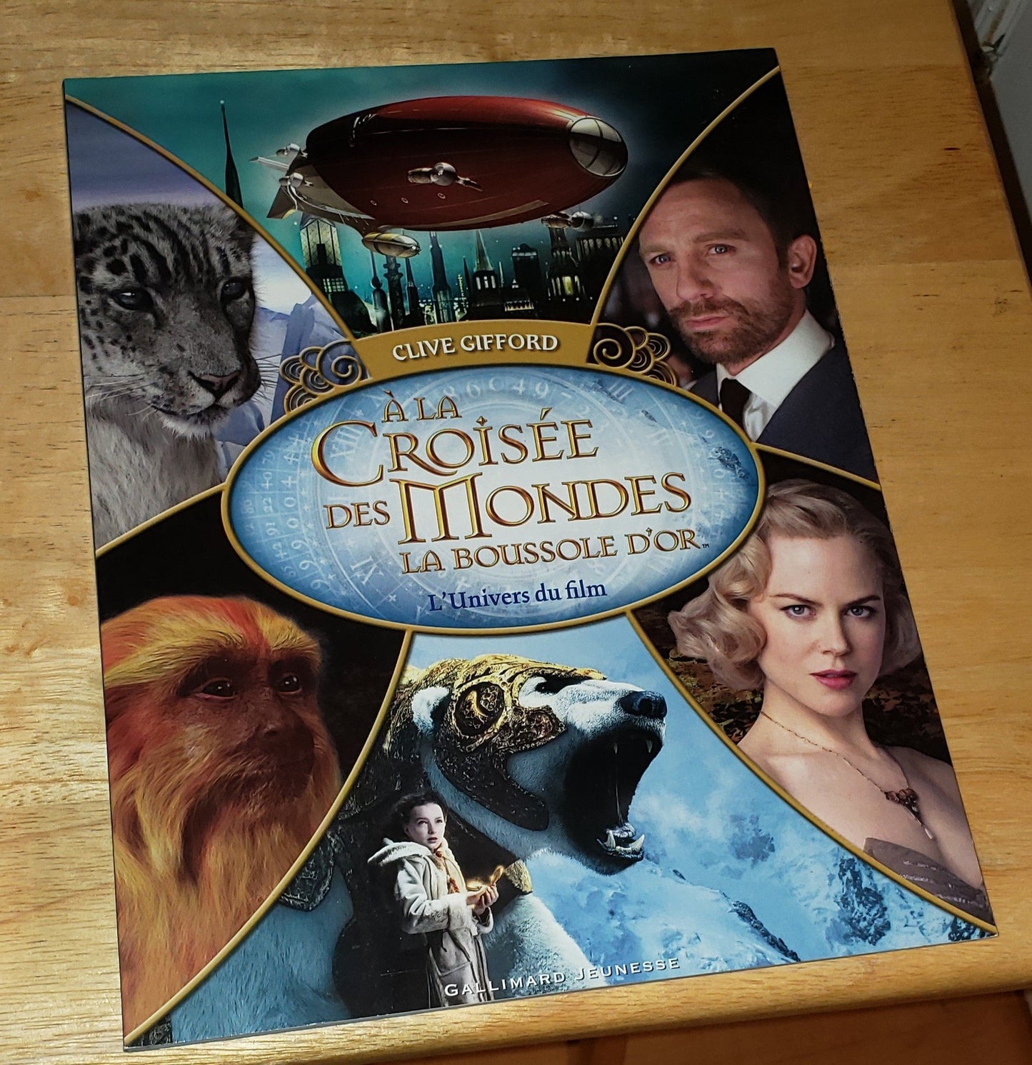 Livre À la croisée des mondes