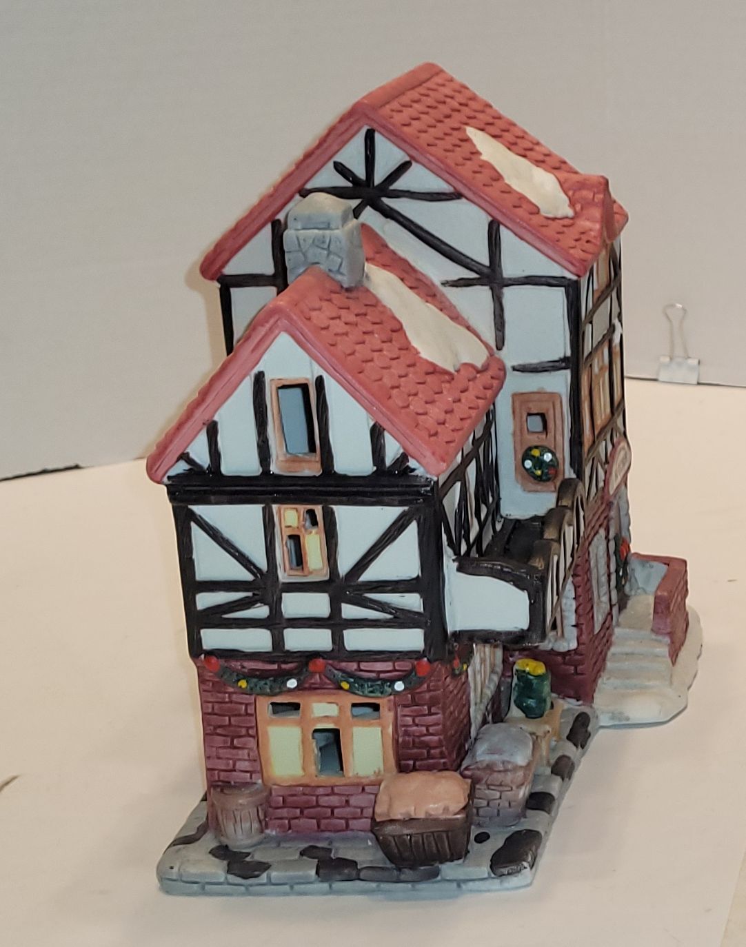 Maison en céramique pour village - boucherie