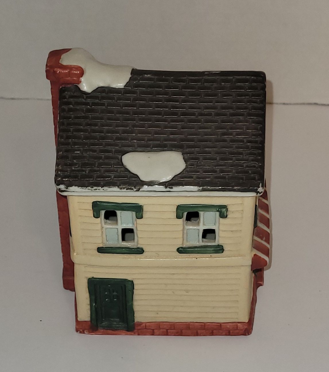 Maison en céramique pour village - Quincaillerie