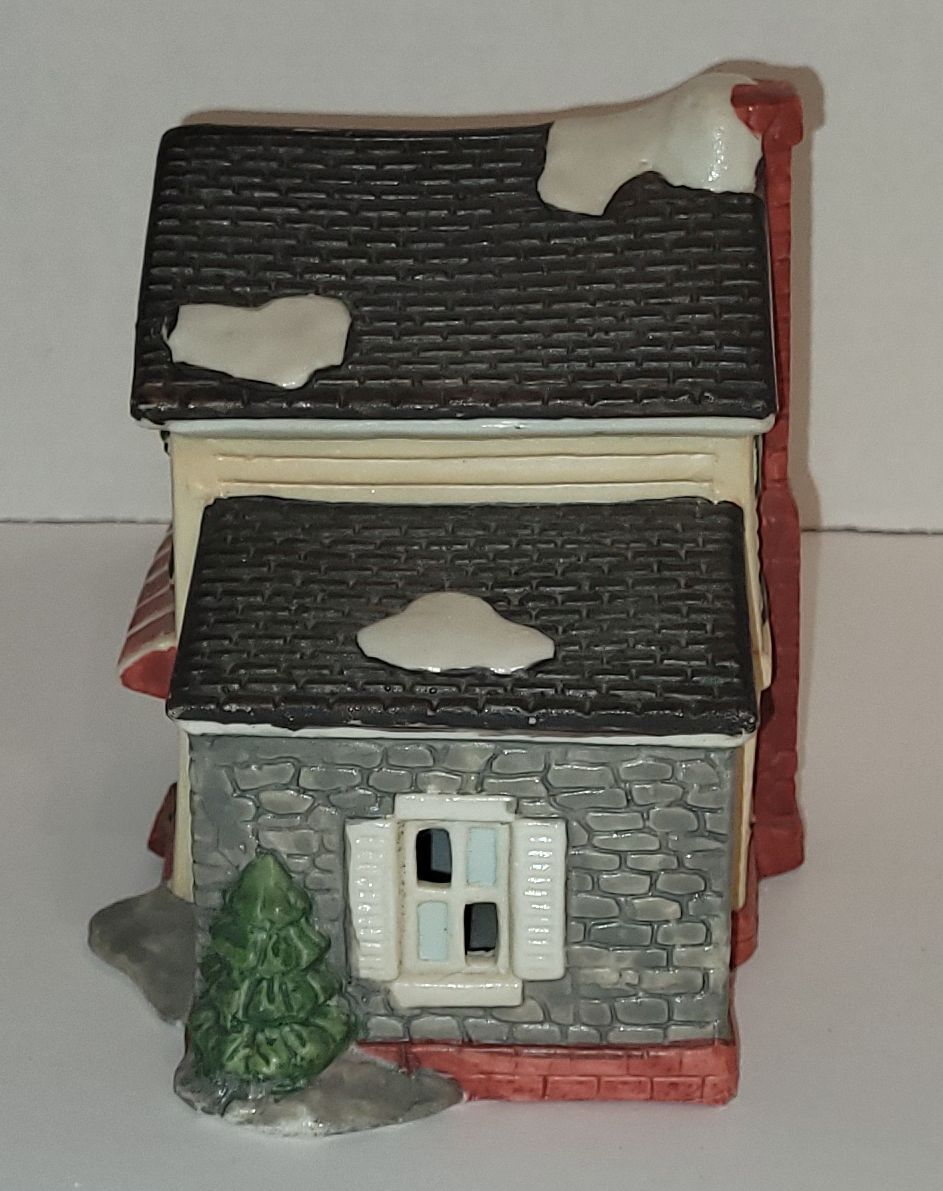 Maison en céramique pour village - Quincaillerie