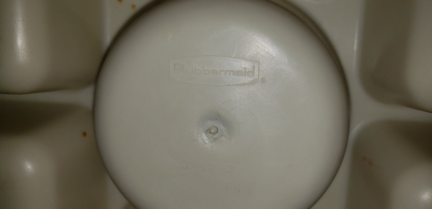 Plat pour réception Rubbermaid