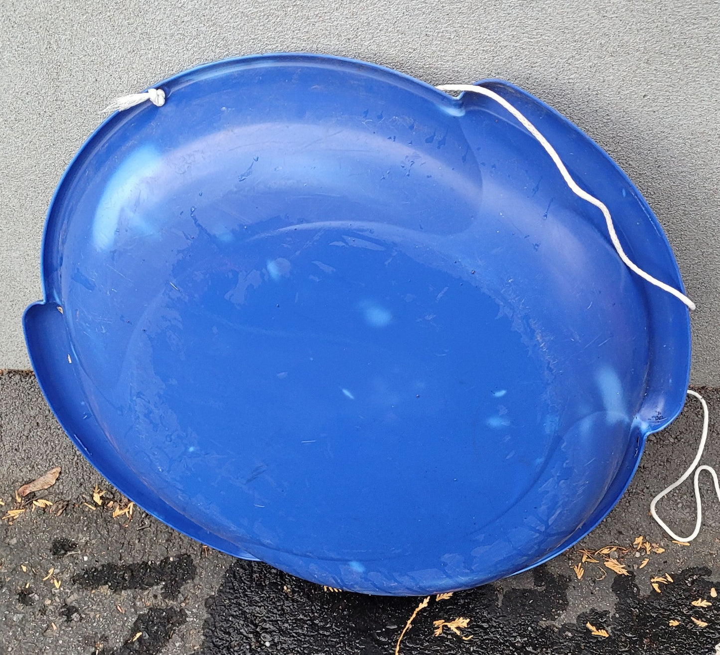 Luge en plastique rond