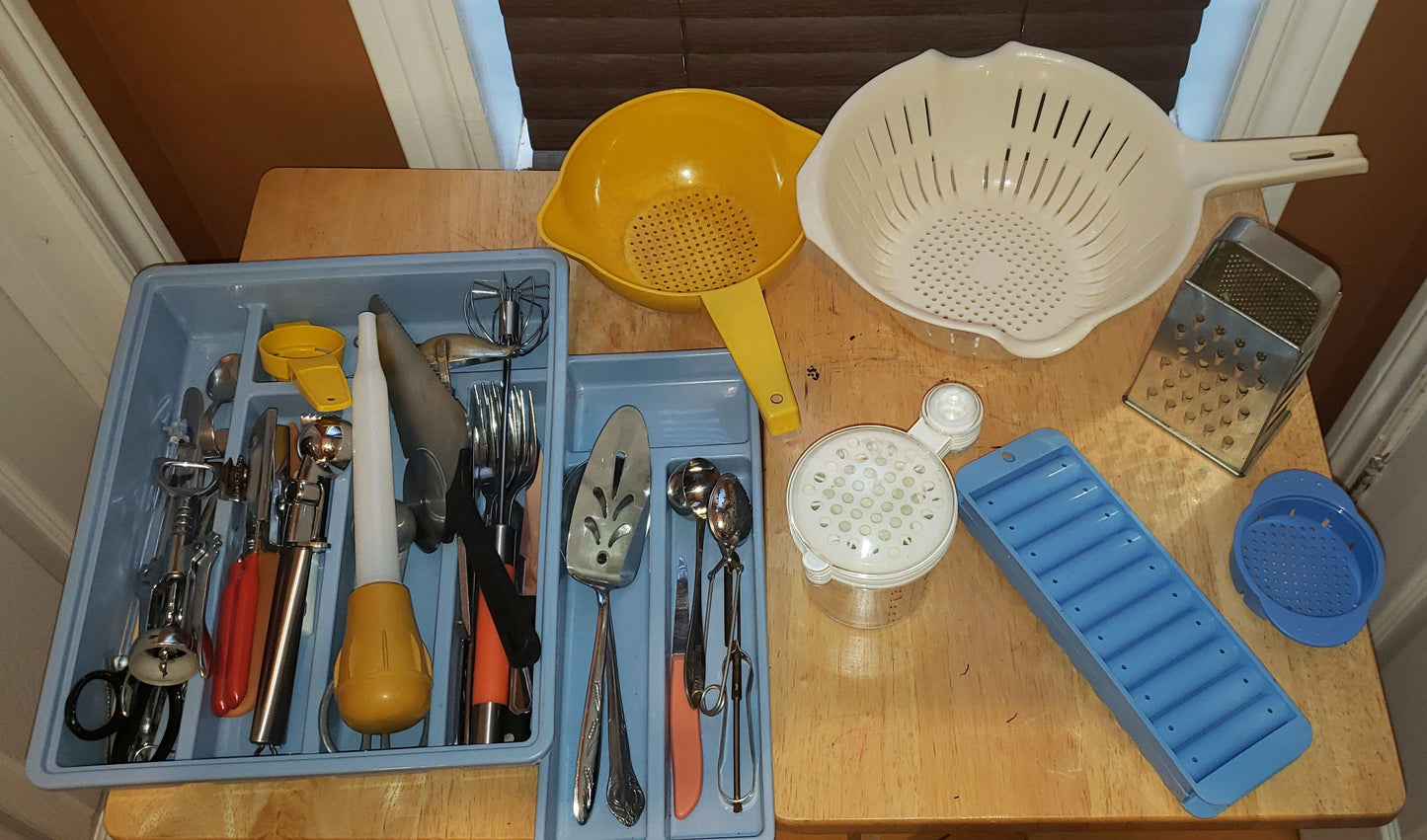 Ustensiles de cuisson avec rangement double