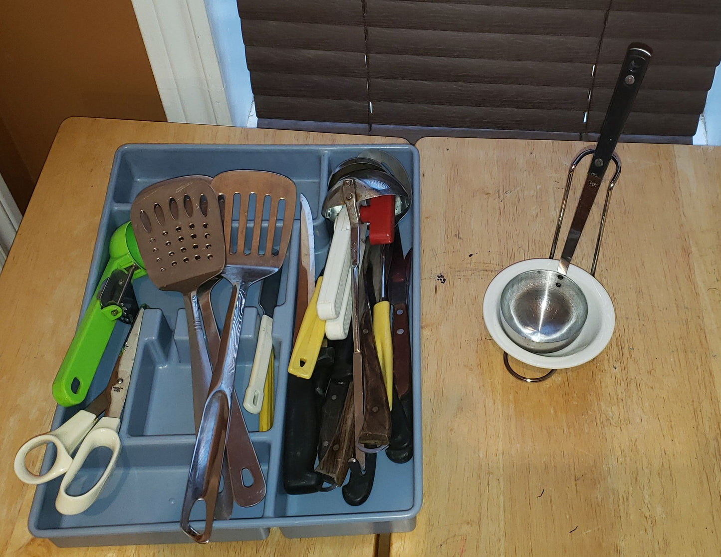 Ustensiles de cuisson avec rangement