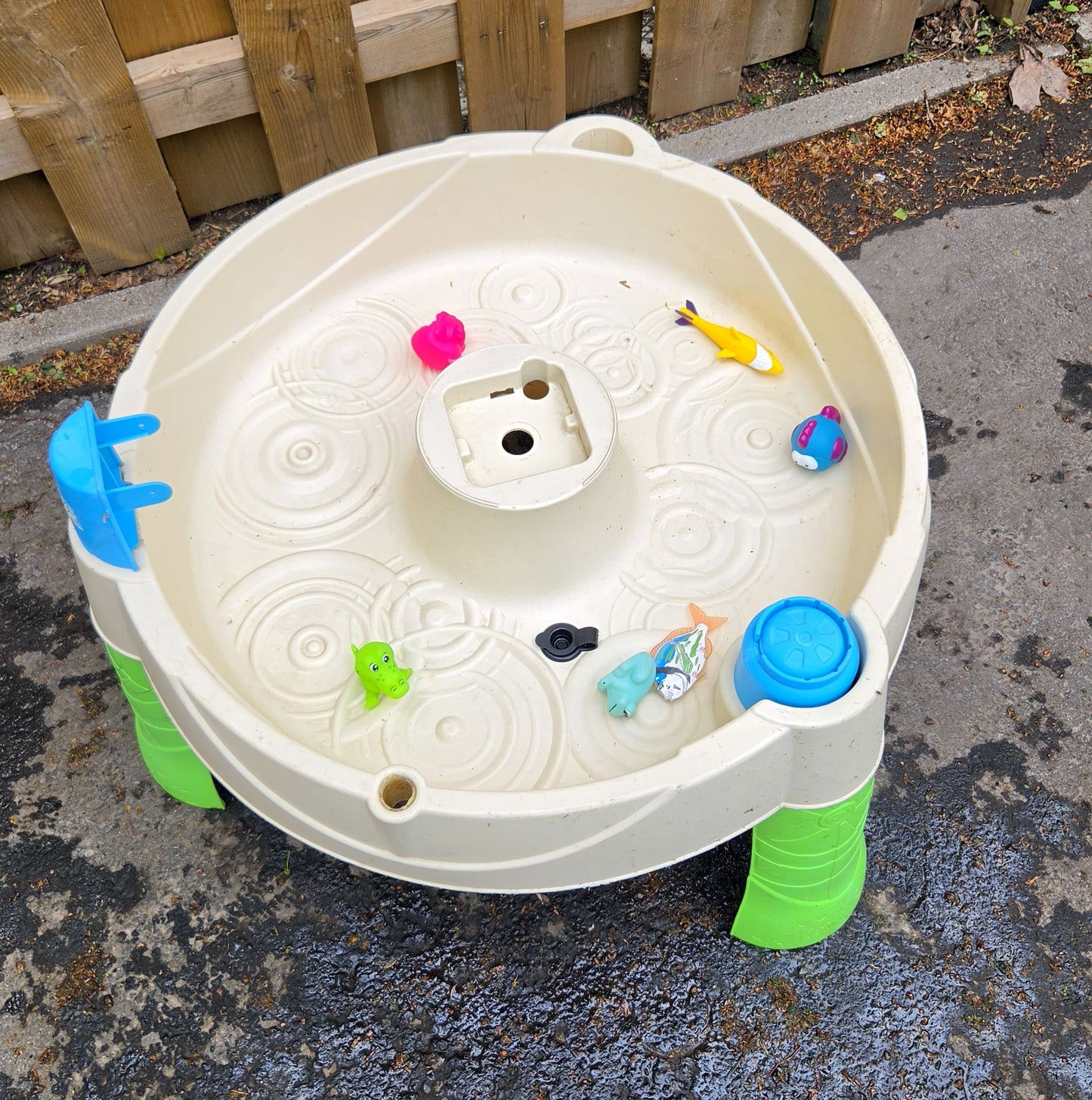 Table d'eau Little Tikes