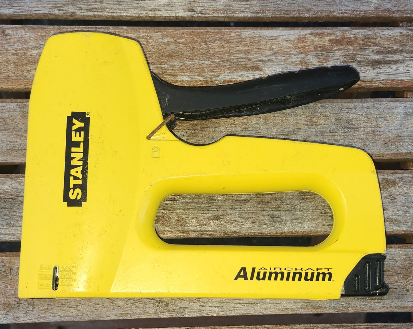 Agrafeuse Stanley Aircraft TR150