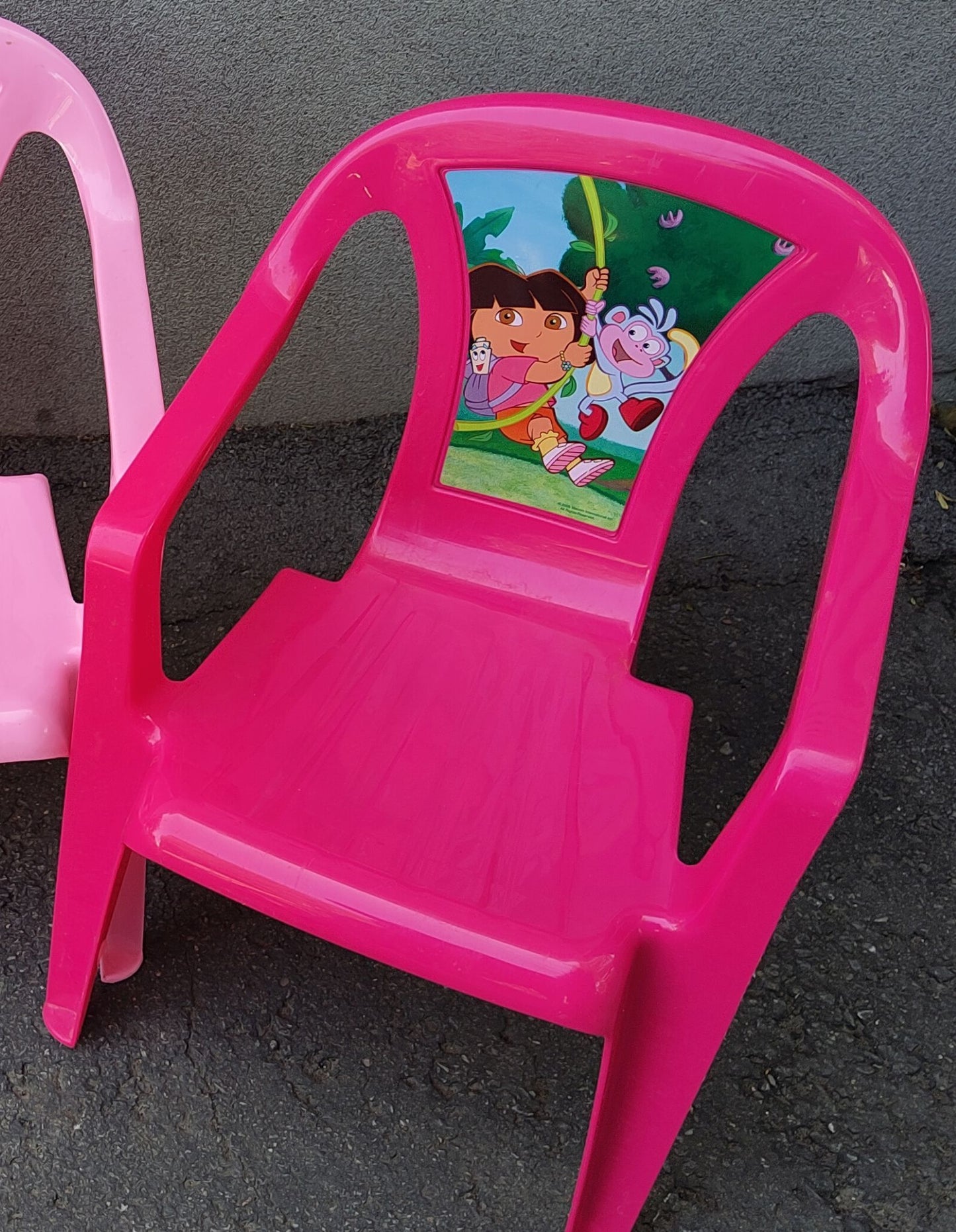 Chaise en plastique pour enfants