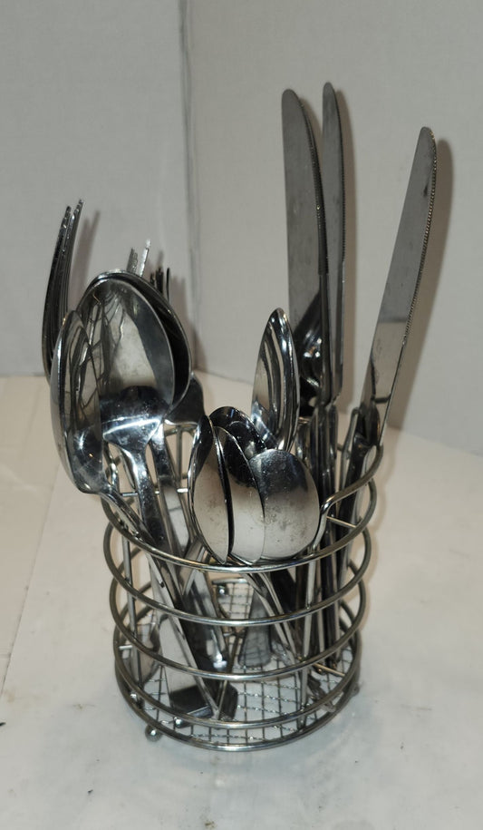 Coutellerie 4 personnes avec rangement en métal