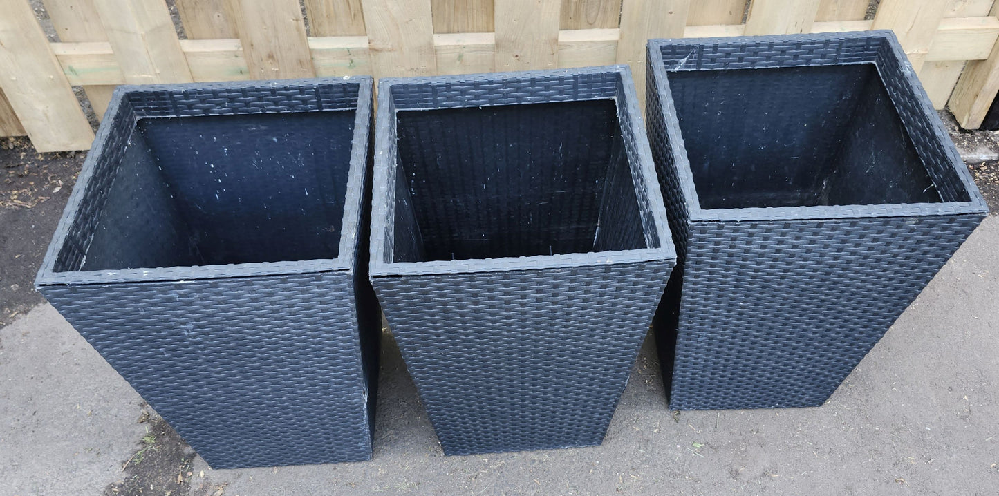 Pot à fleurs en plastique