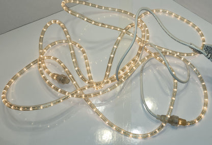Jeu de lumière en ruban blanc
