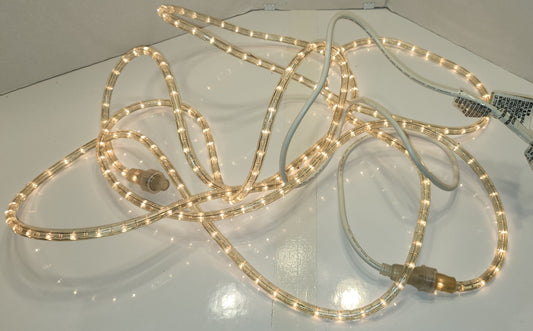 Jeu de lumière en ruban blanc