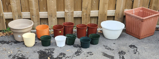 Pots à fleur en plastique