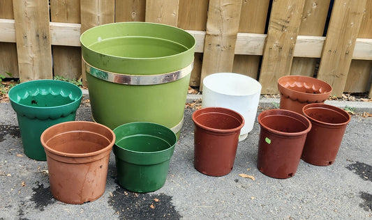 Pots à fleur en plastique