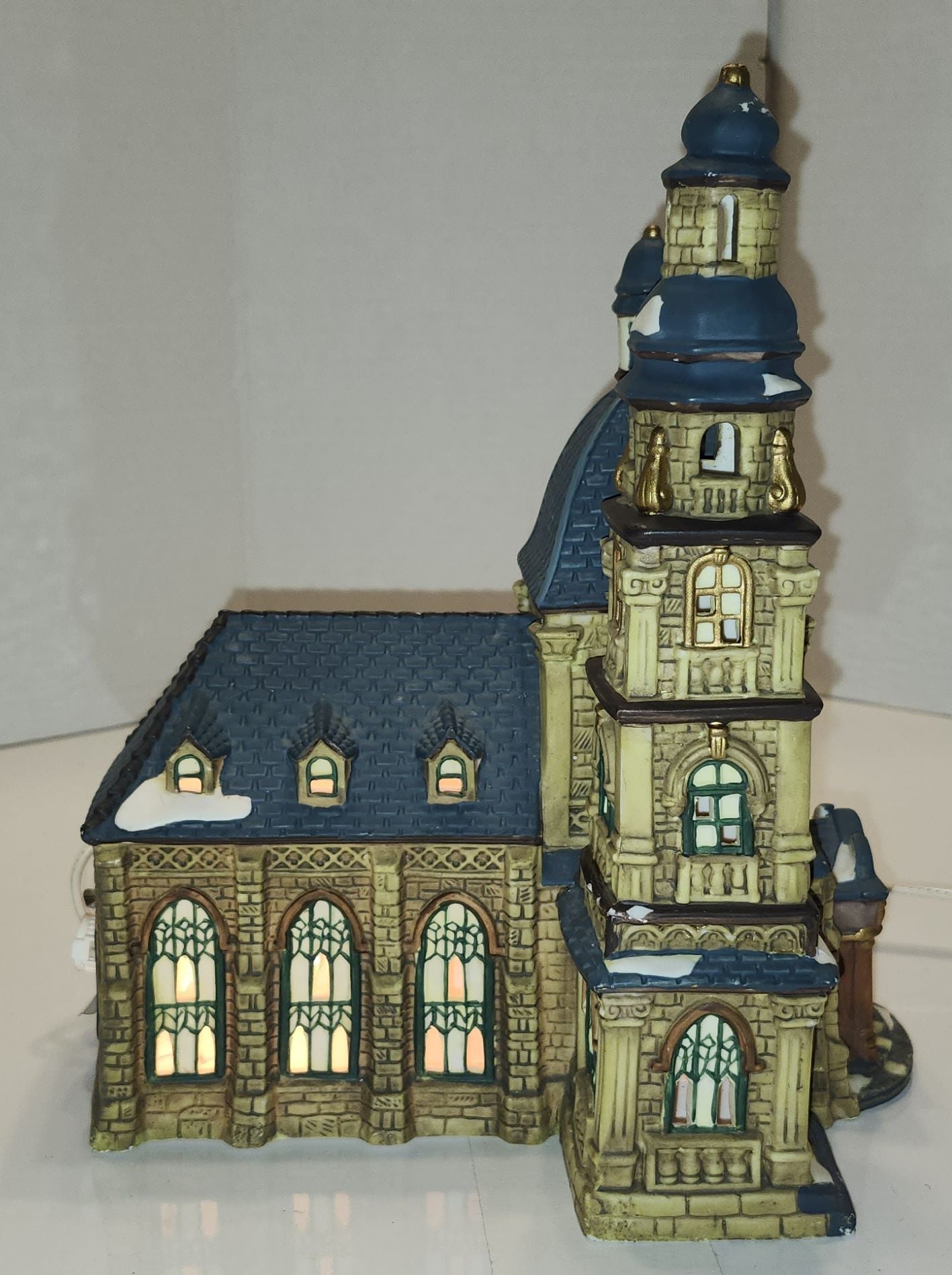 Maison en céramique pour village - Église