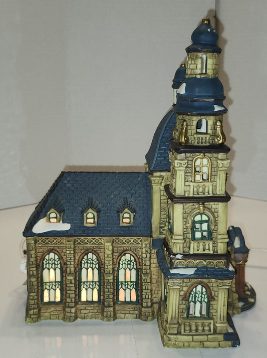 Maison en céramique pour village - Église