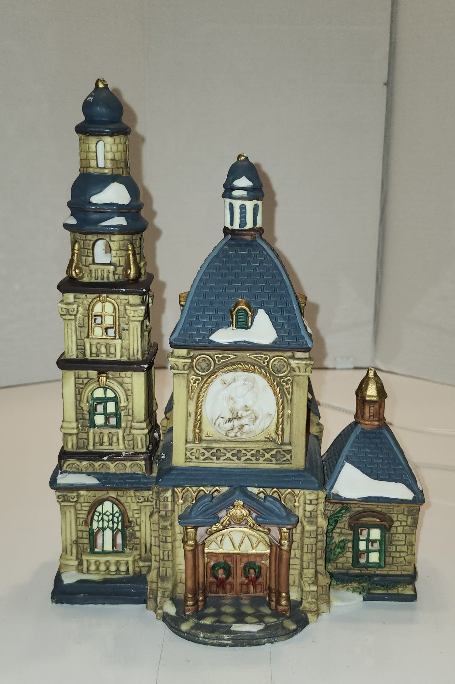 Maison en céramique pour village - Église