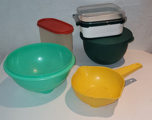 Plats en plastique Tupperware