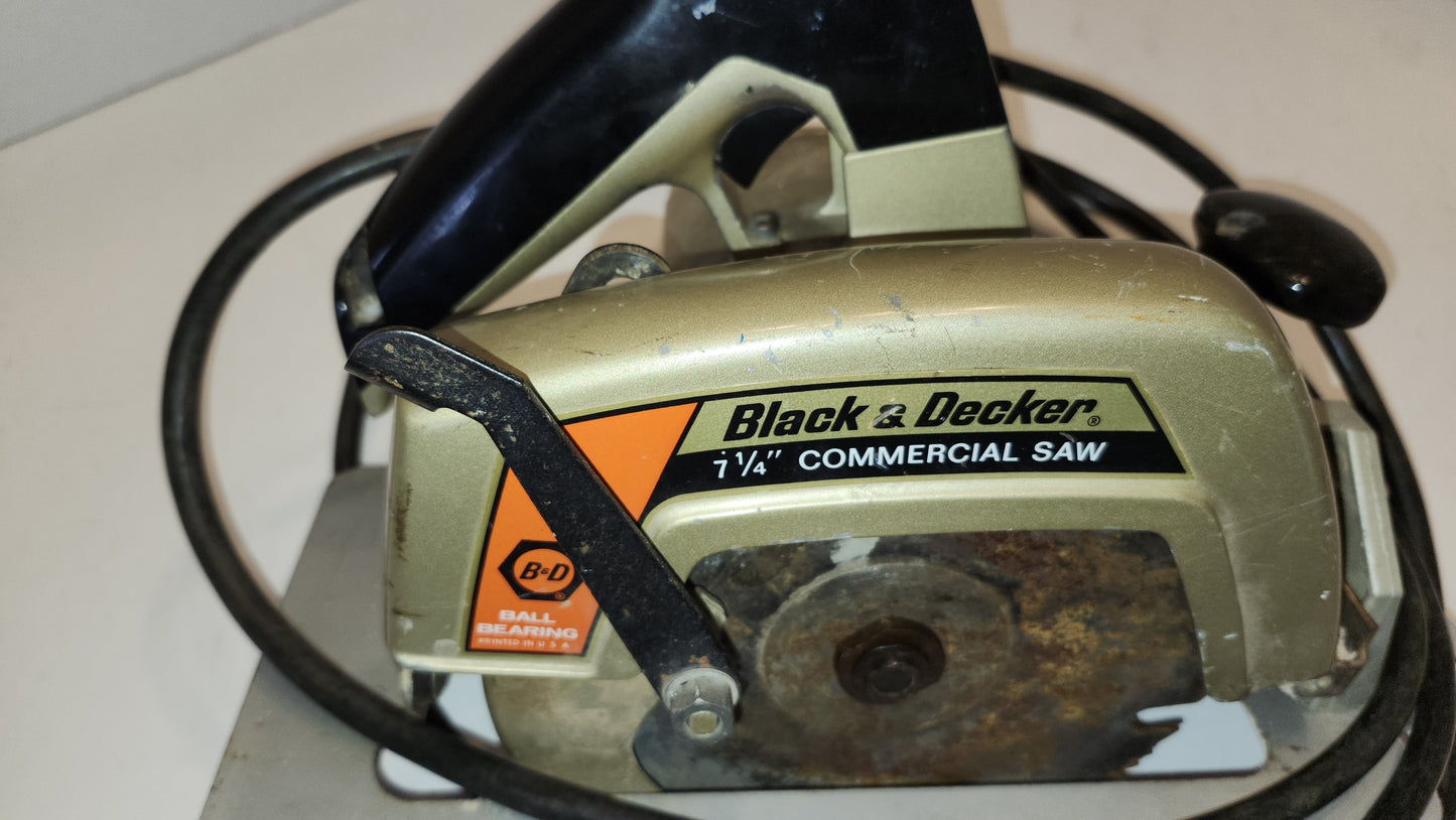 Scie circulaire électrique Black N'Decker