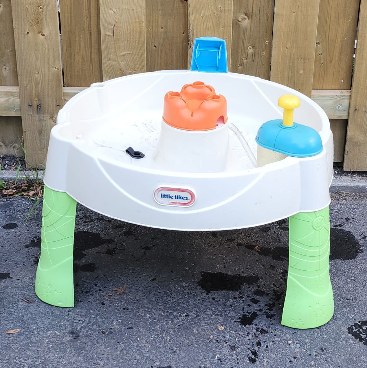 Table d'eau Little Tikes