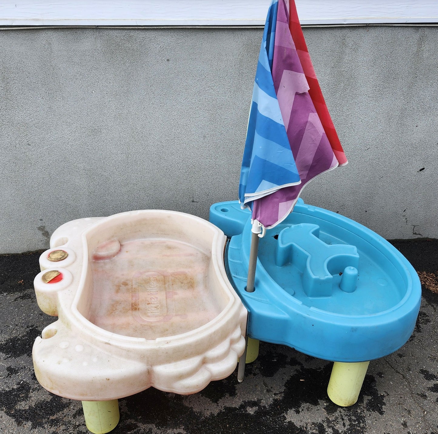 Table d'eau Little Tikes