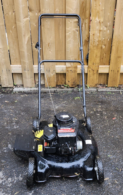 Tondeuse à essence YardMachines
