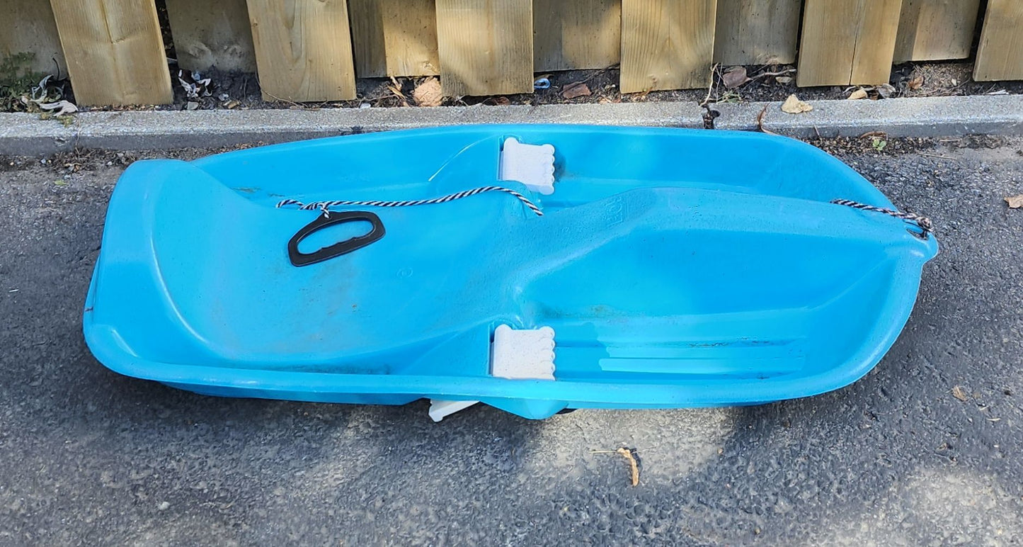 Traîneau en plastique avec freins H2O