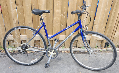 Vélo 700 X 35C Univega