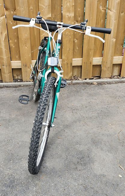 Vélo 26'' Moutain Tour Ridge Runner DX