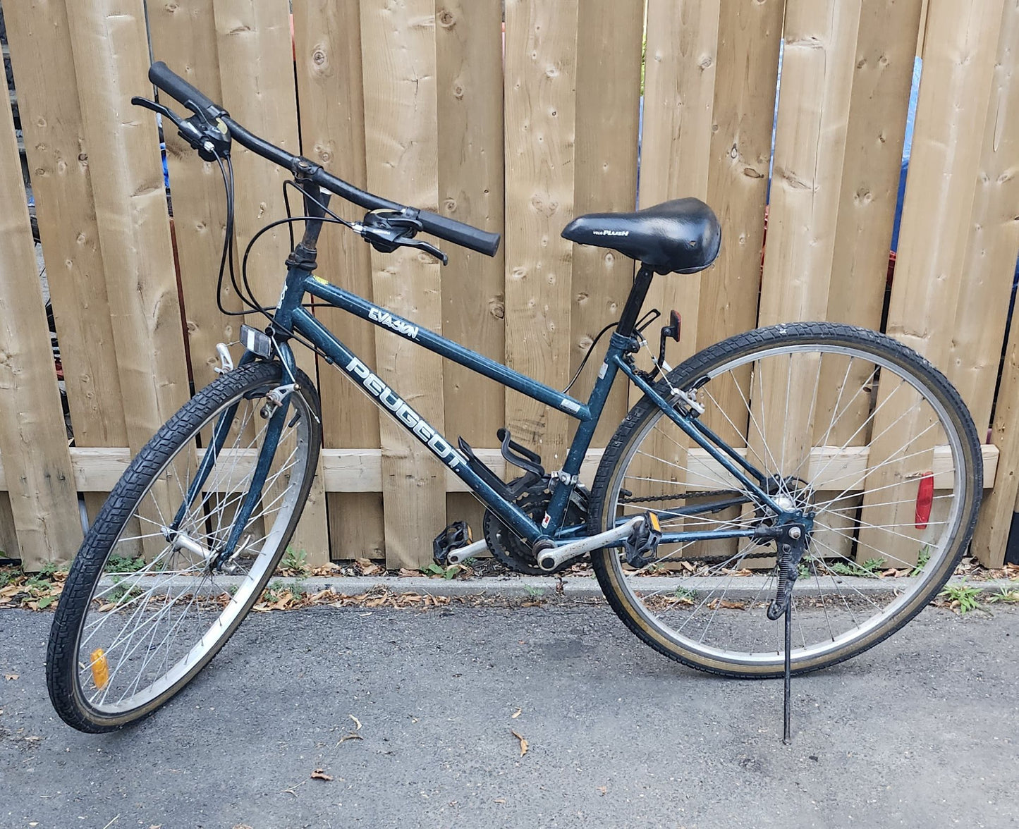 Vélo 700 X 38C Peugot Evasion