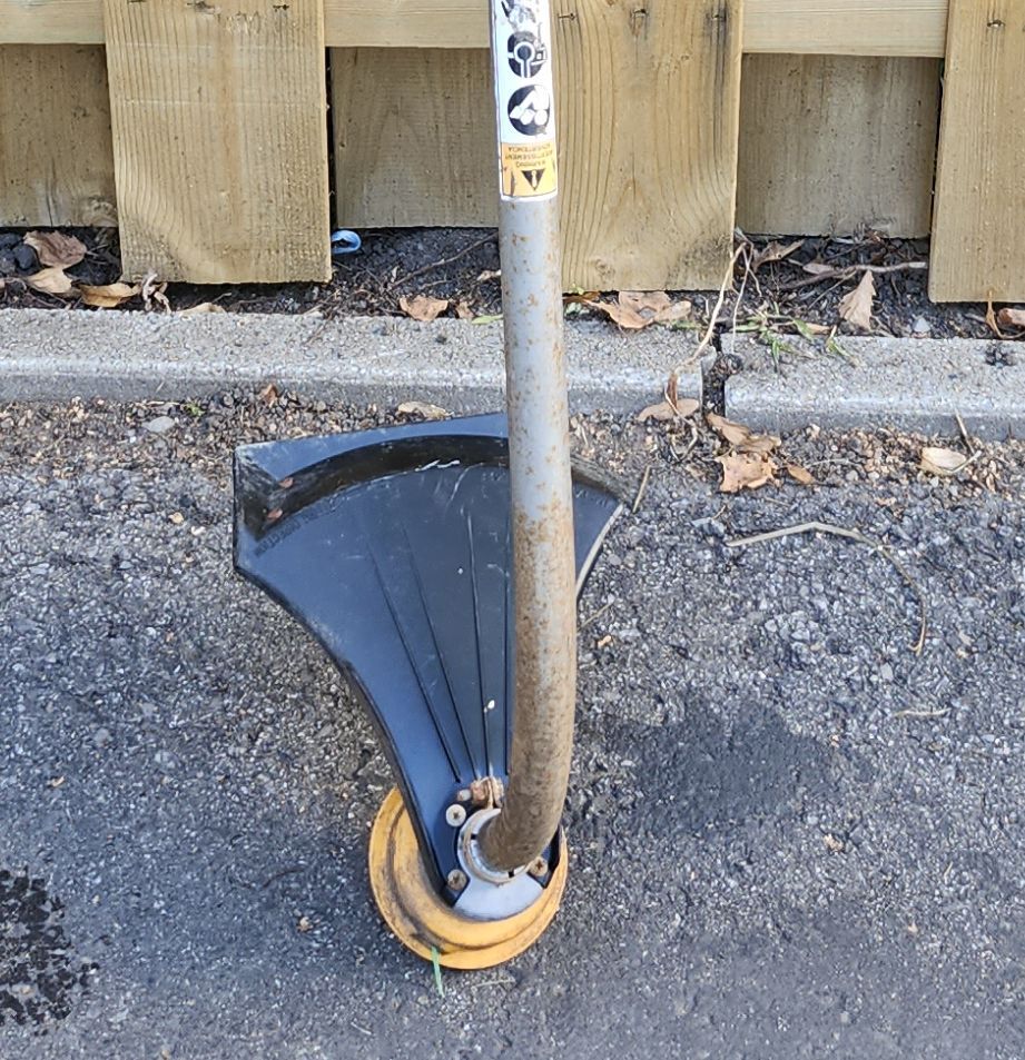 Weed eater / Coupe herbe électrique Ryobi