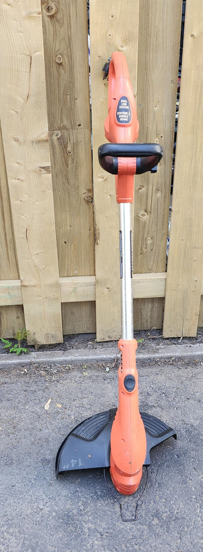 Weed eater / Coupe herbre électrique Black N'Decker