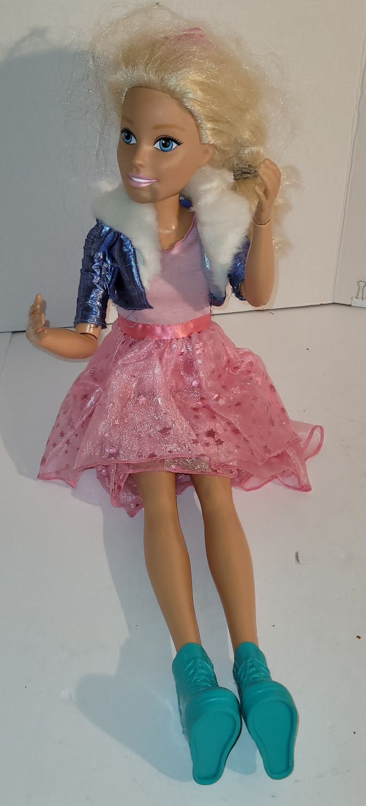 Barbie géante